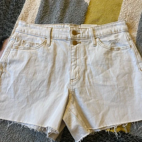 NWT Universal Thread Vintage Stretch White Denim Shorts - Picture 1 of 5